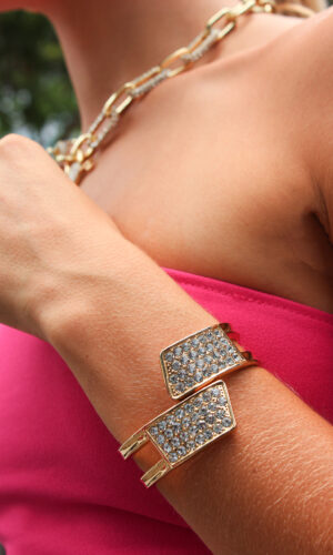 Pulsera con joyas