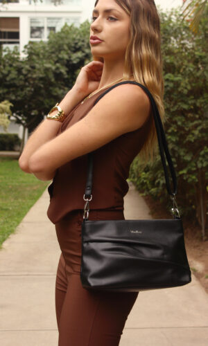 Cartera con pliegues
